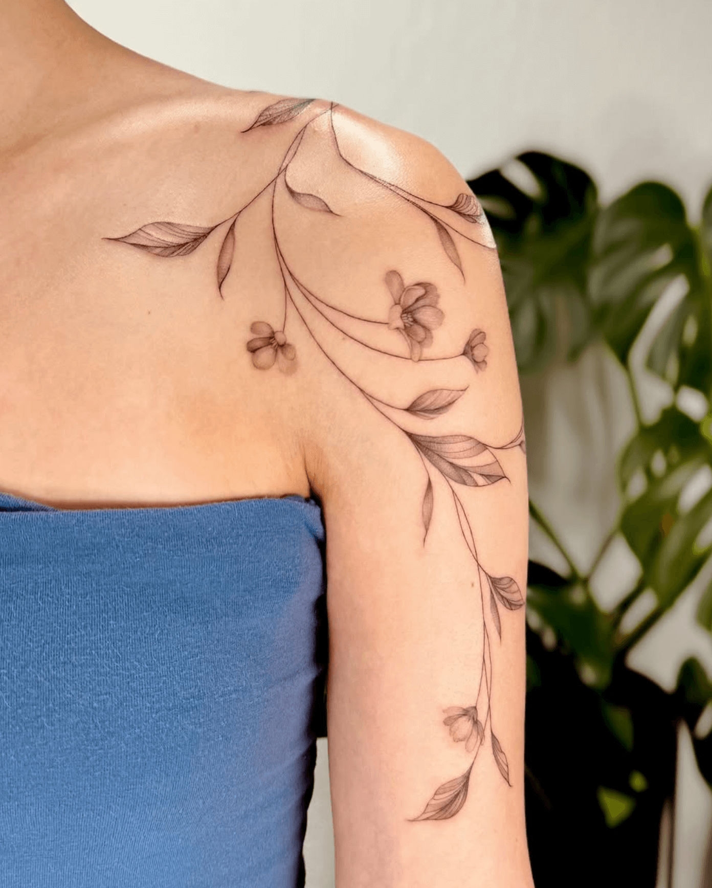 minimalist style tattoo by Mina