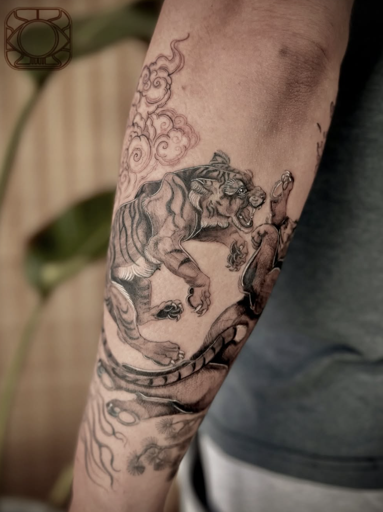 tiger black and gray style tattoo by Mariel Bayona