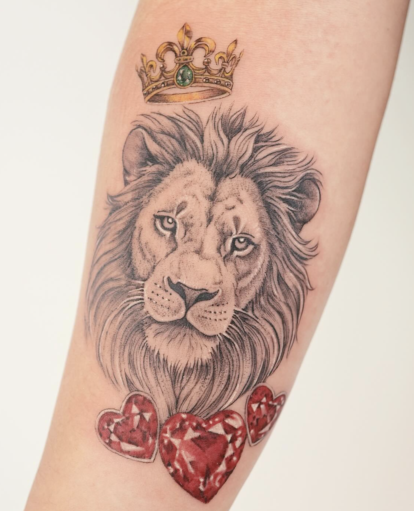 lion realistic style tattoo by Tina Choi