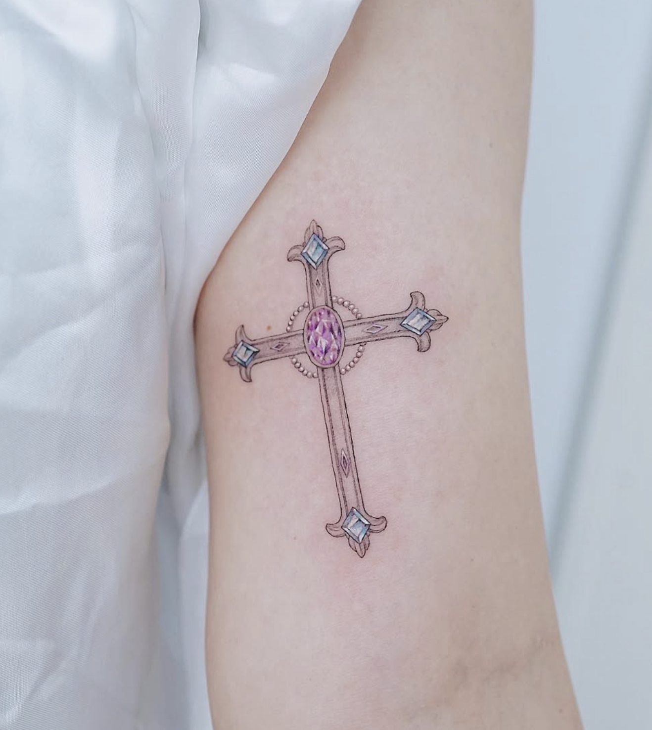 fine line style tattoo by Avis