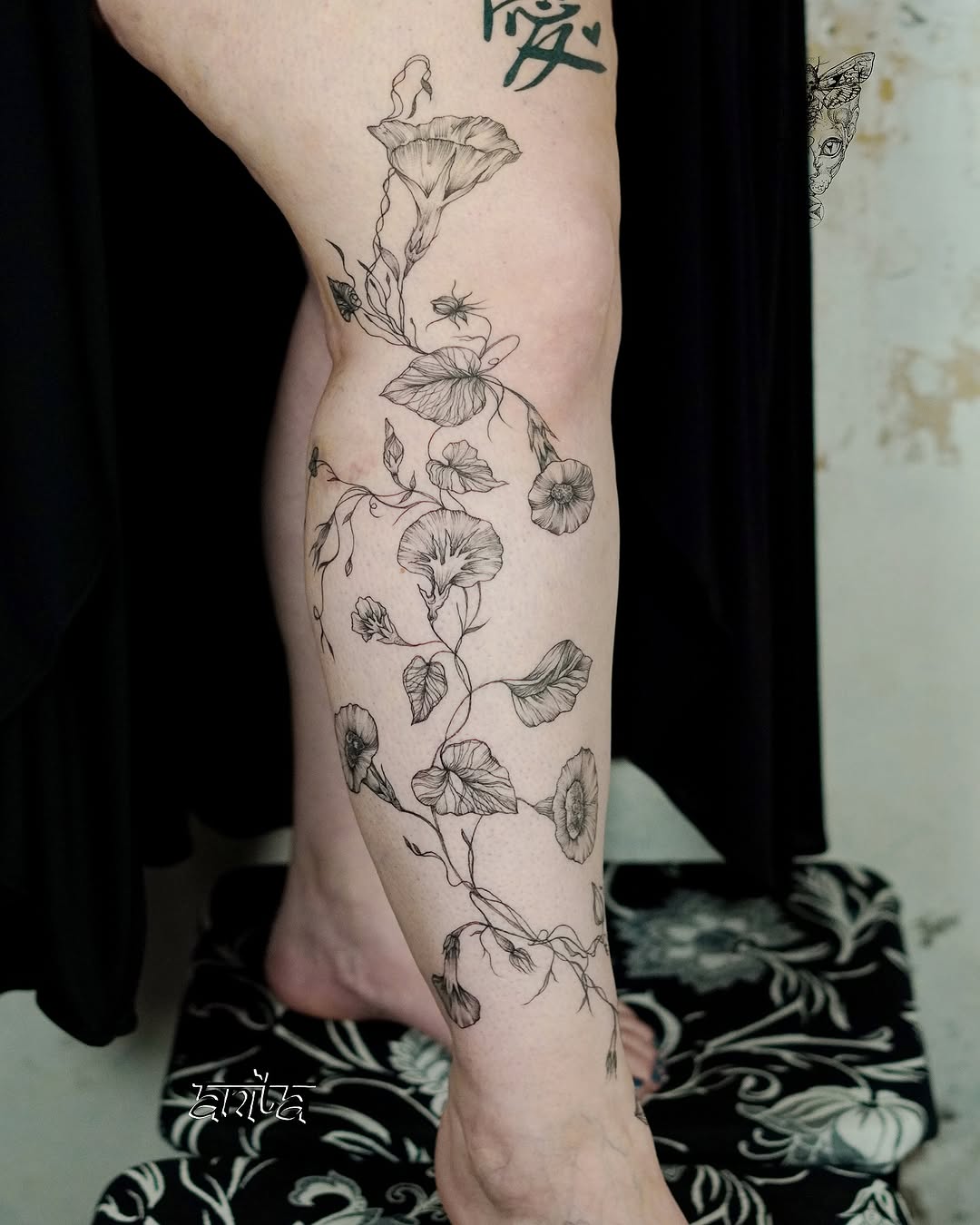 fine line style tattoo by Anita Rossi