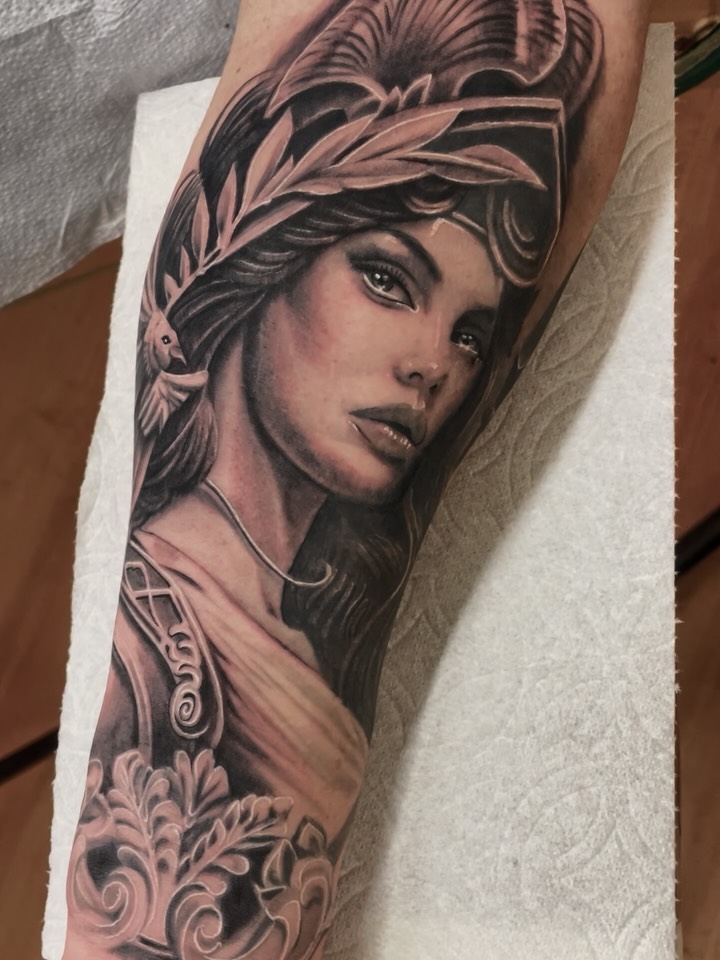 Mythological woman with laurel wreath