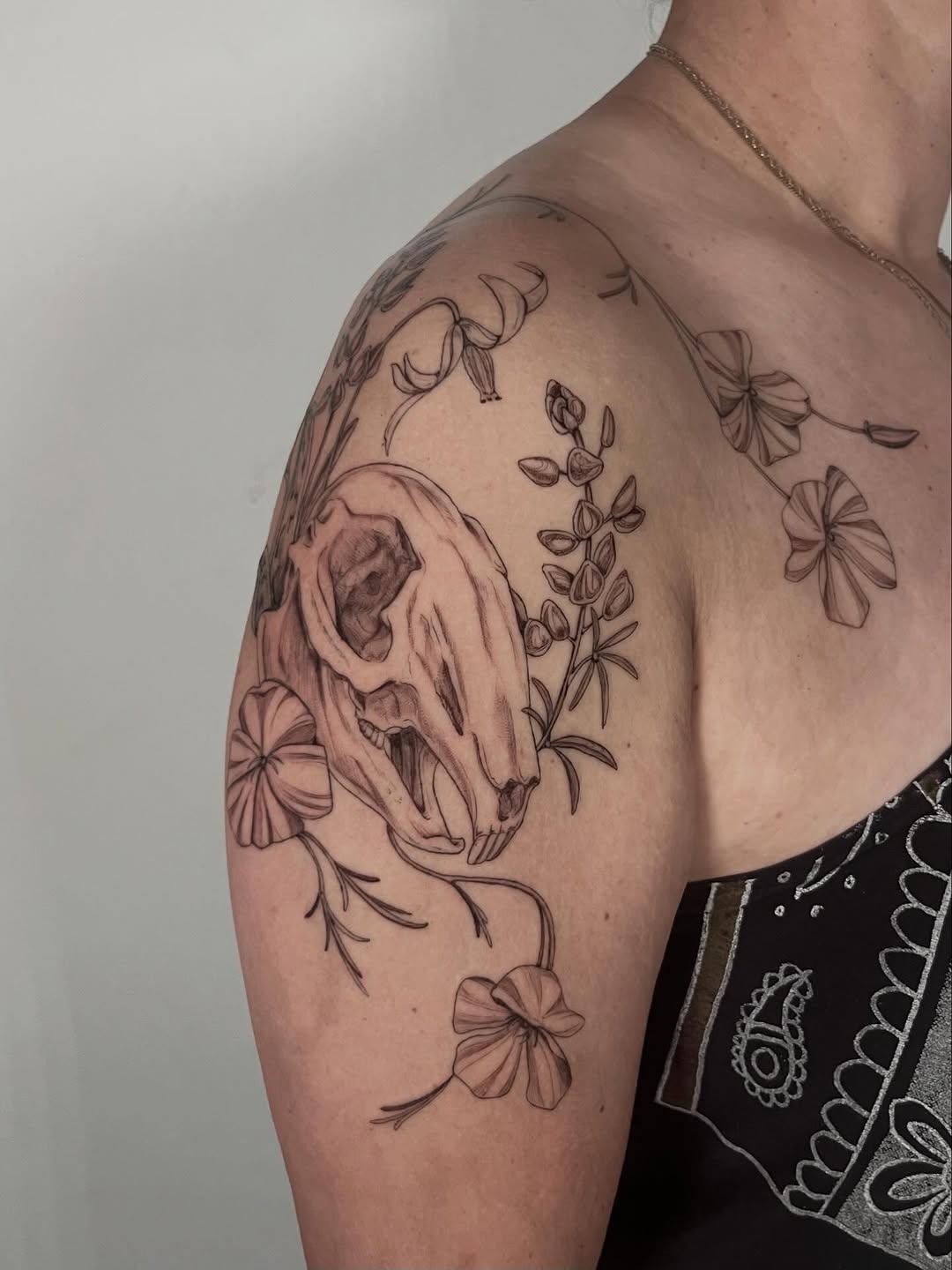 fine line style tattoo by Teattoos