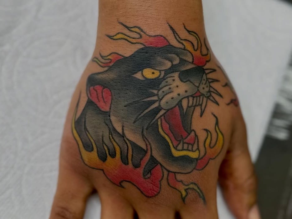 traditional style tattoo by Zoe Weitala
